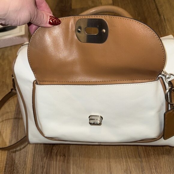 Etienne Aigner Vintage Leather Barrel Sarchel/Shoulder Bag (EUC) - Picture 13 of 15